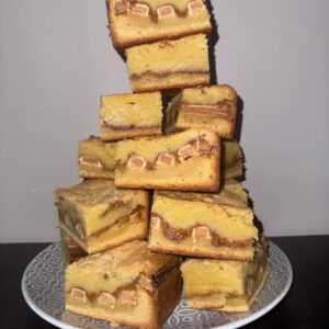 White Chocolate KitKat and Biscoff Blondies: Easy Recipe